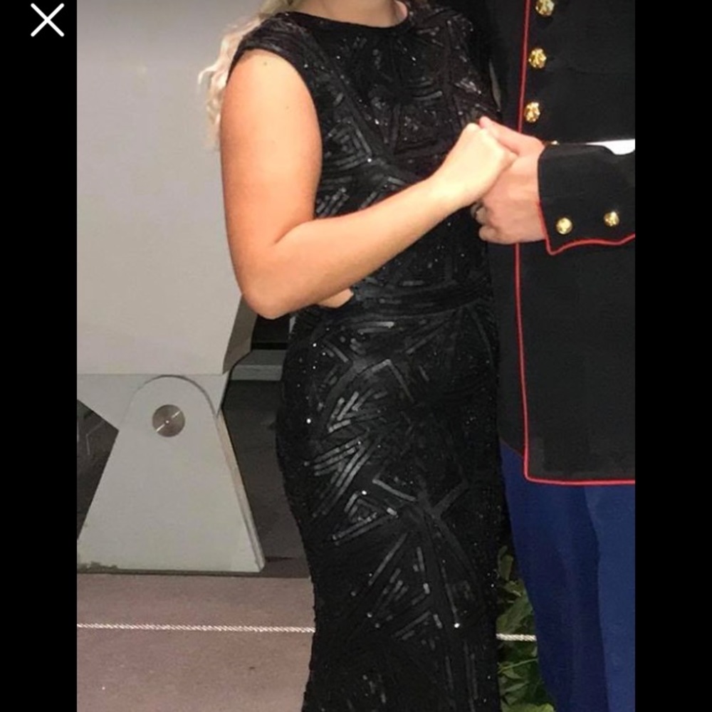 Black sequence formal gown! - Picture 2 of 3